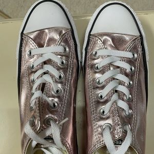 Converse Tennis Shoes